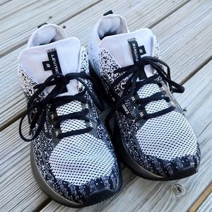 Brooks Levitate 3 Running Shoe Rare White & Black Size 10.5 US Men’s